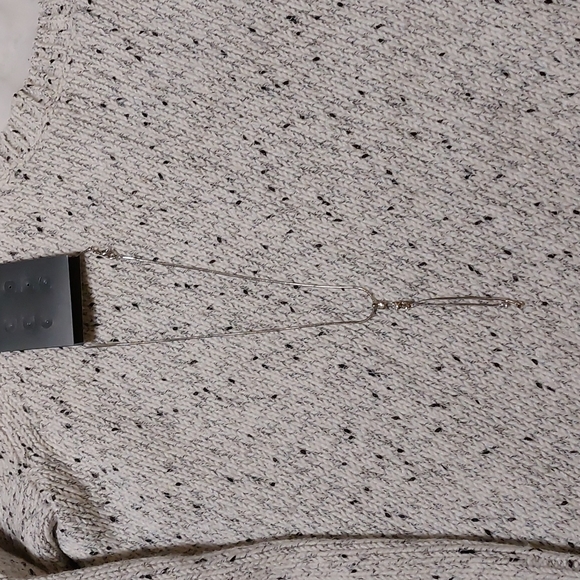 Club Monaco Kaelane sweater with free necklace - Picture 7 of 9